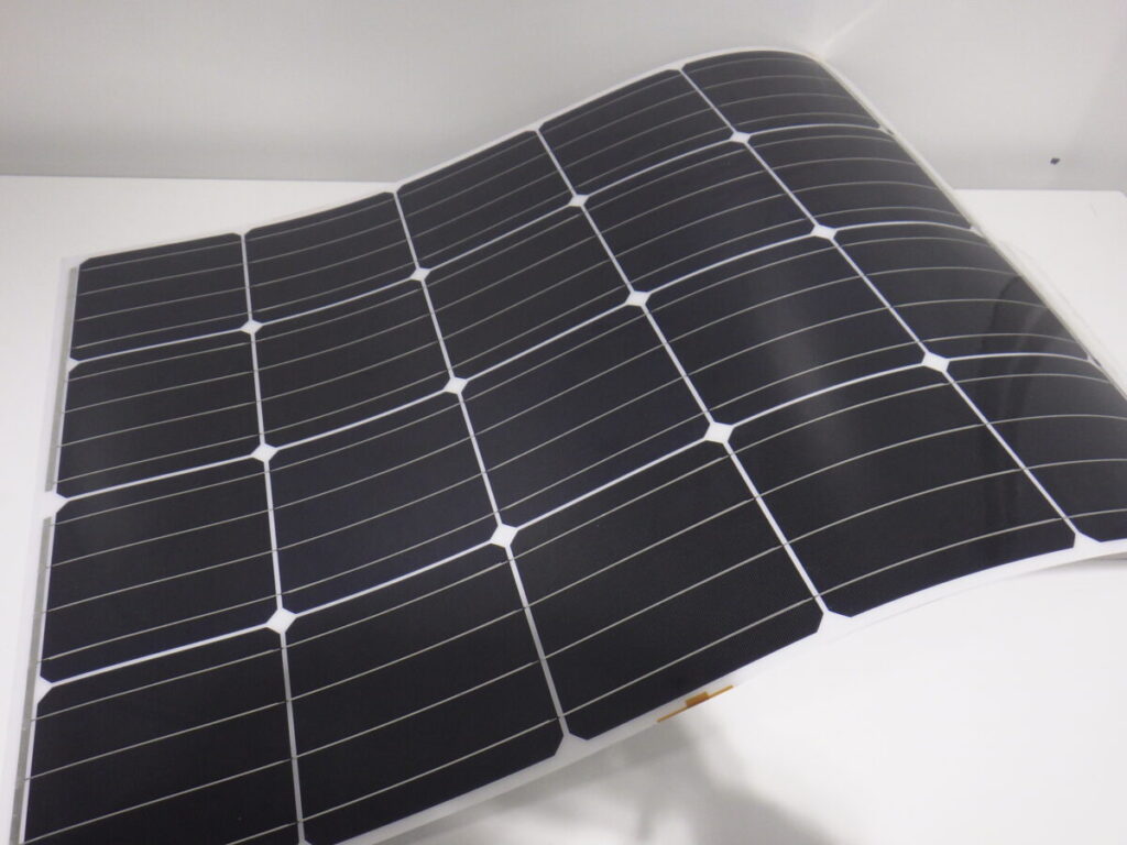 Paneles solares flexibles, el futuro de la producción de